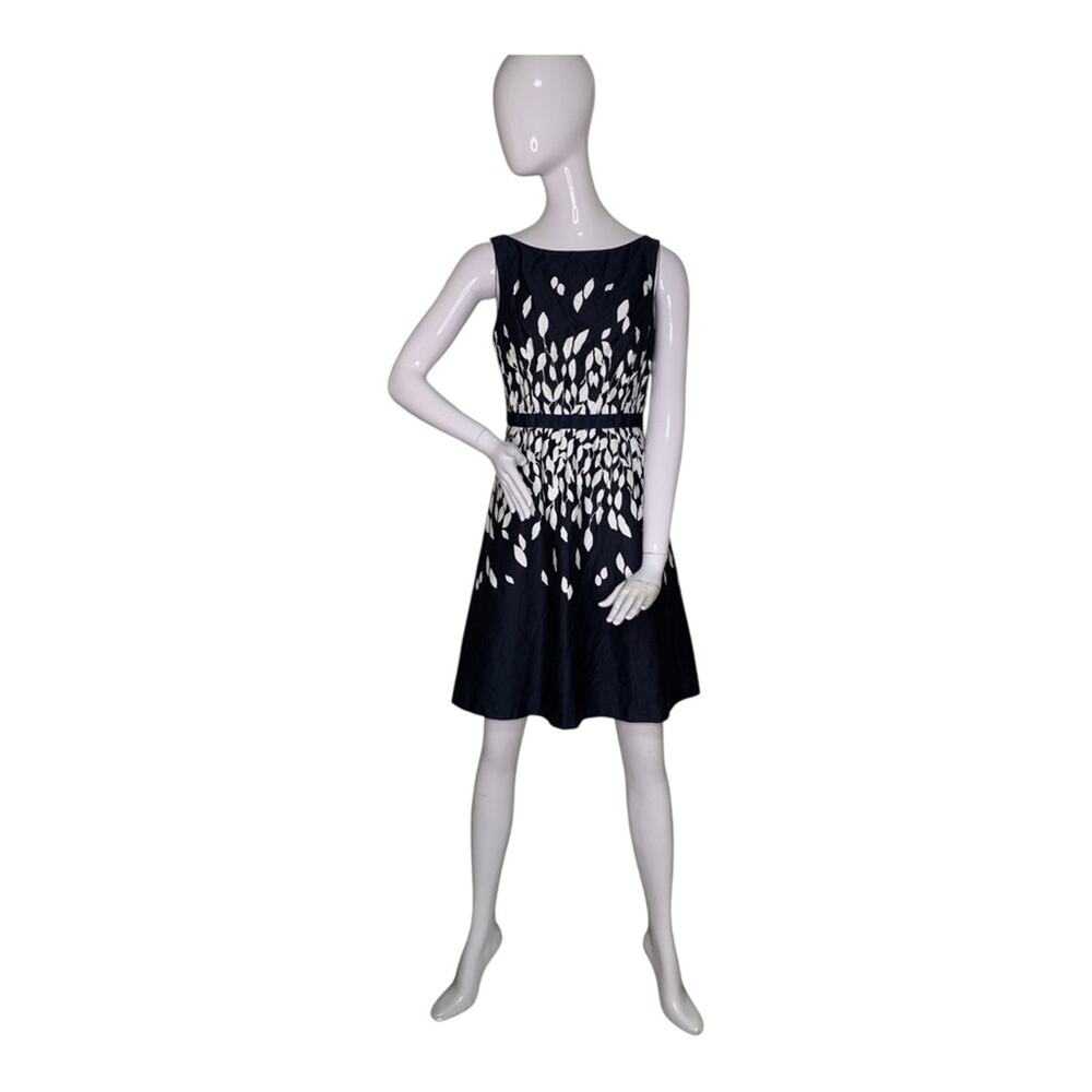 LOFT Ann Taylor Dress Sleeveless Leaf Print Blue White Full Lining Size 4